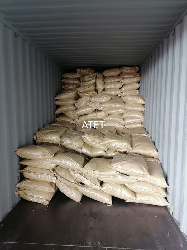 Industriële kwaliteit calciumlignosulfonaatoplossing met een vastestofgehalte van meer dan 93 procent, toegepast in lijmen en cementadditieven